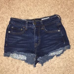 High waisted Aeropostale shorts.